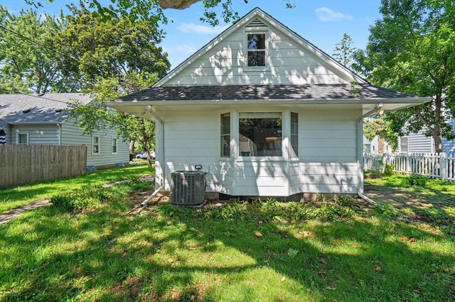 3830 Zenith Avenue N, Robbinsdale, MN 55422
