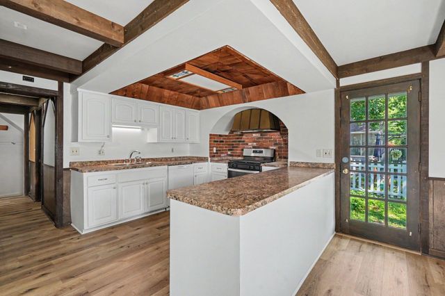 3830 Zenith Avenue N, Robbinsdale, MN 55422