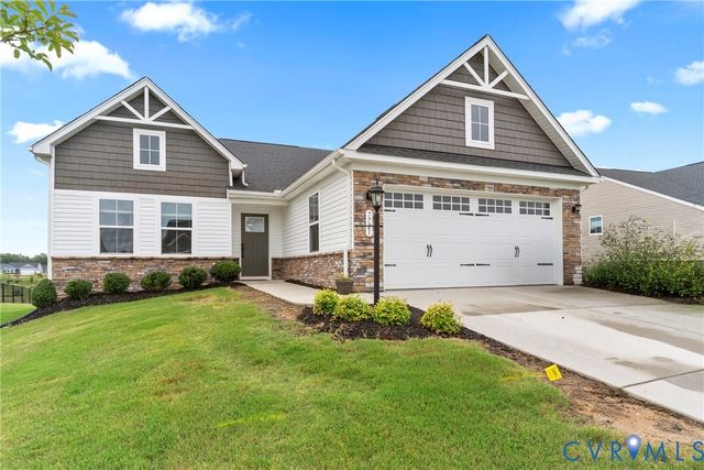 7721 Medalist Ln, New Kent, VA 23124