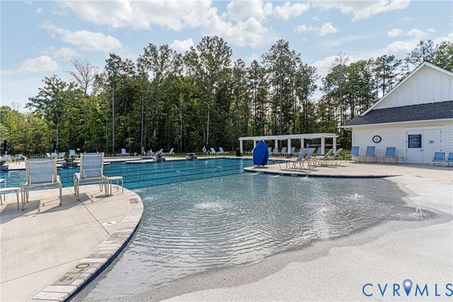 7721 Medalist Ln, New Kent, VA 23124