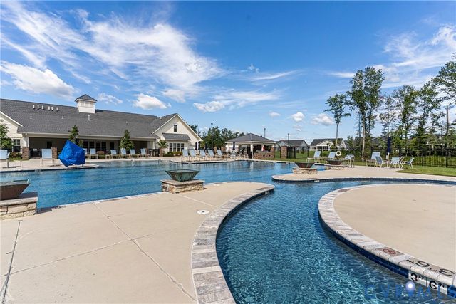 7721 Medalist Ln, New Kent, VA 23124