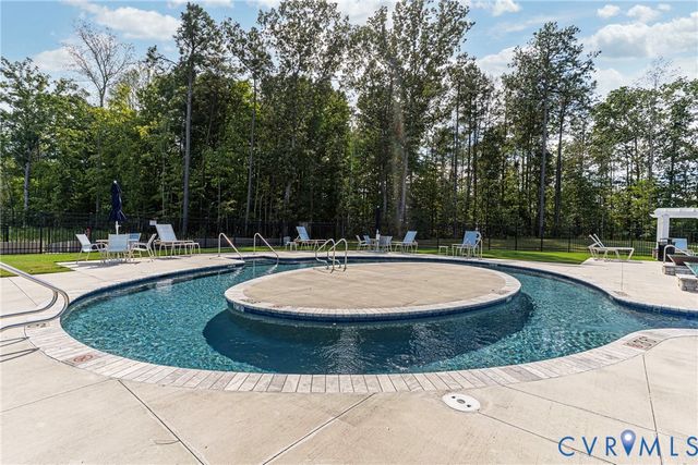 7721 Medalist Ln, New Kent, VA 23124