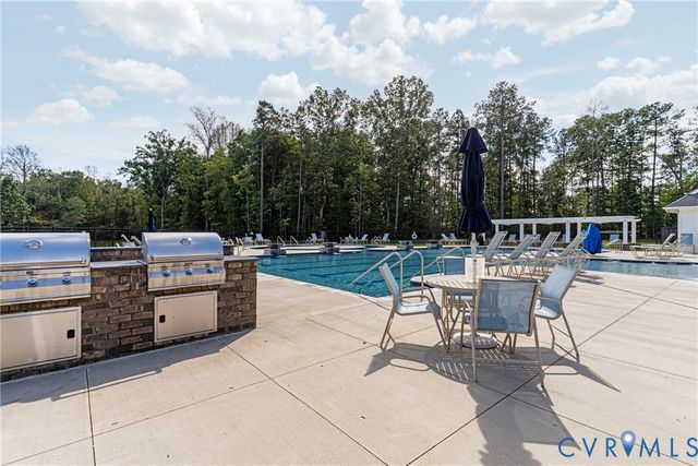 7721 Medalist Ln, New Kent, VA 23124