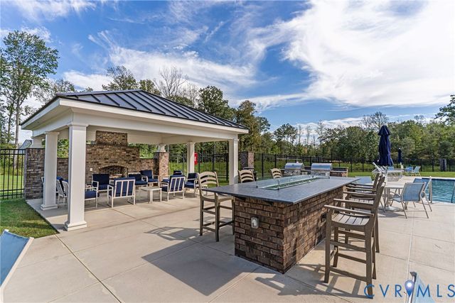7721 Medalist Ln, New Kent, VA 23124