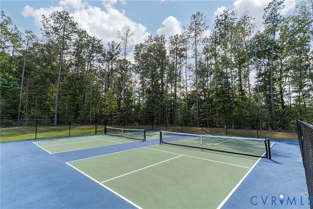 7721 Medalist Ln, New Kent, VA 23124