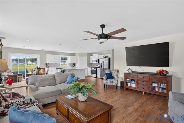 7721 Medalist Ln, New Kent, VA 23124