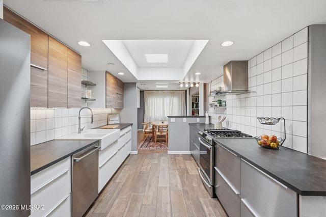 2854 W Magee Rd. Road, Tucson, AZ 85742