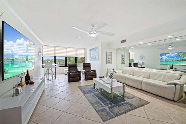 2768 S Carambola Cir S 403, Coconut Creek, FL 33066