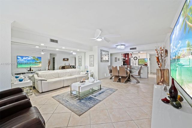 2768 S Carambola Cir S 403, Coconut Creek, FL 33066