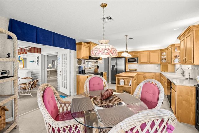 2375 NW Cove View, Stuart, FL 34994