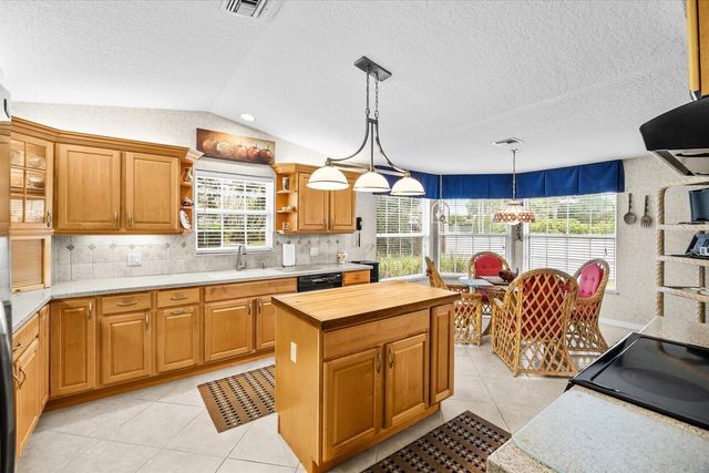 2375 NW Cove View, Stuart, FL 34994