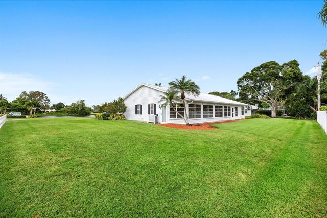 2375 NW Cove View, Stuart, FL 34994