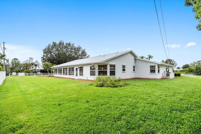 2375 NW Cove View, Stuart, FL 34994