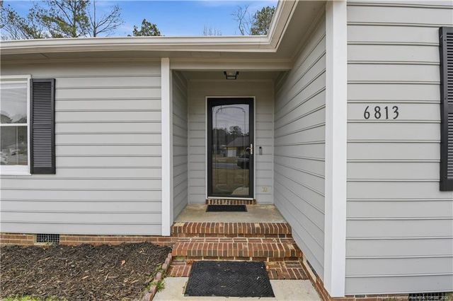 6813 Foxton Court, Fayetteville, NC 28304