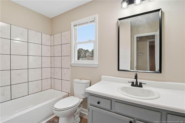 6813 Foxton Court, Fayetteville, NC 28304