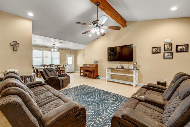 100 Magan LN, Jarrell, TX 76537