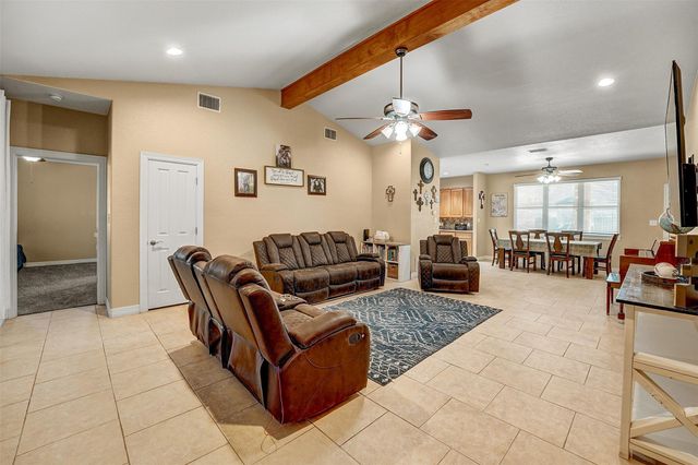 100 Magan LN, Jarrell, TX 76537