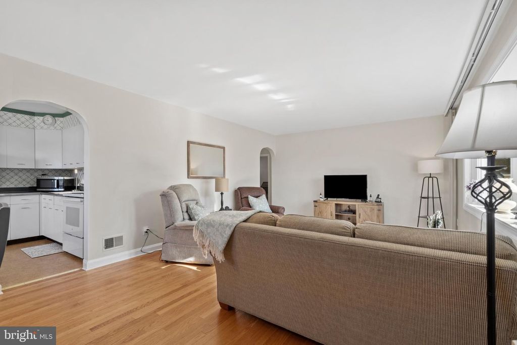 201 LINCOLN ST, FOLSOM, PA 19033 — photo 5