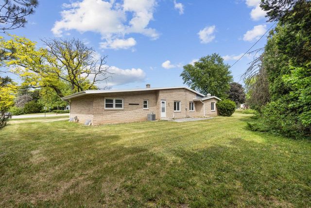 18345 Ashlea DRIVE, Brookfield, WI 53045