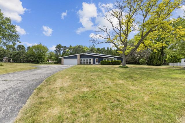 18345 Ashlea DRIVE, Brookfield, WI 53045