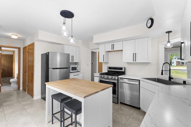 18345 Ashlea DRIVE, Brookfield, WI 53045