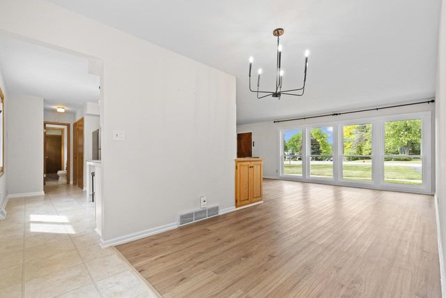 18345 Ashlea DRIVE, Brookfield, WI 53045
