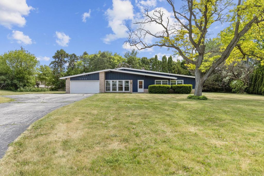 18345 Ashlea DRIVE, Brookfield, WI 53045