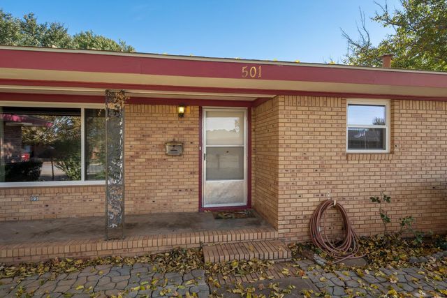 501 S HILLTOP STREET, Burkburnett, TX 76354