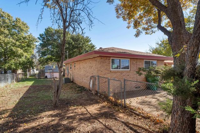 501 S HILLTOP STREET, Burkburnett, TX 76354