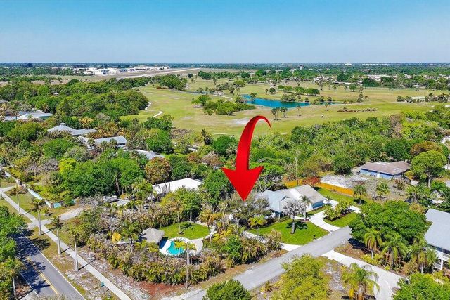 2366 SE Country Club Lane, Stuart, FL 34996