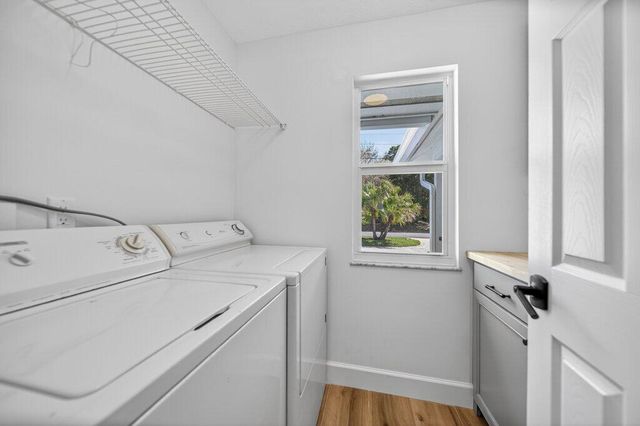 2366 SE Country Club Lane, Stuart, FL 34996