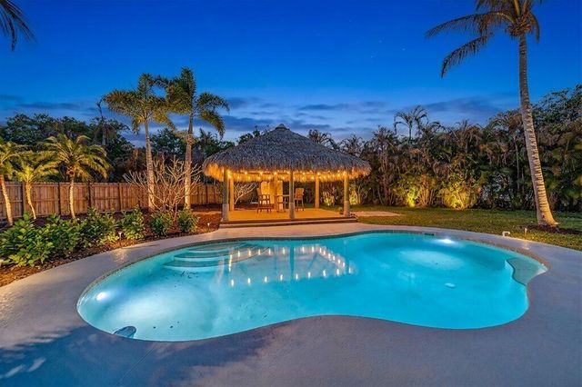 2366 SE Country Club Lane, Stuart, FL 34996