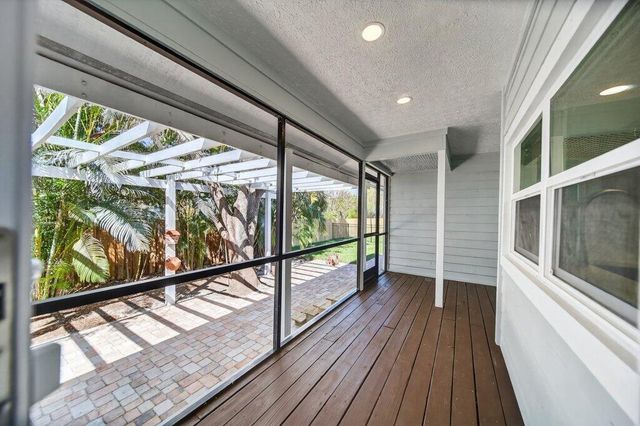 2366 SE Country Club Lane, Stuart, FL 34996