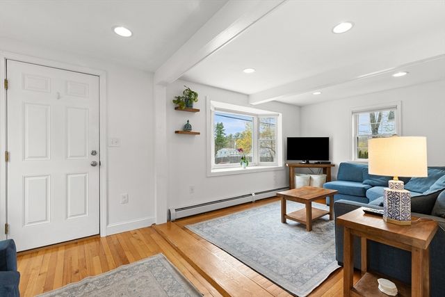 229 Highland St, Hamilton, MA 01982