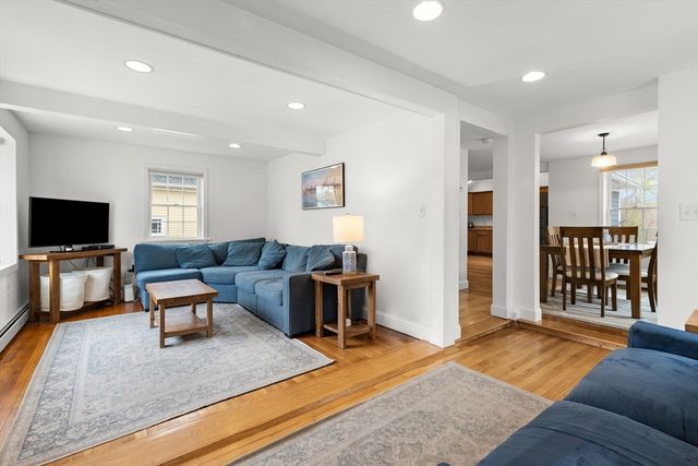 229 Highland St, Hamilton, MA 01982