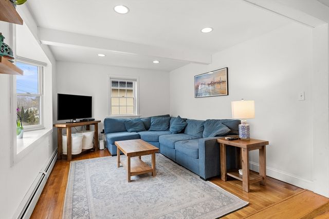 229 Highland St, Hamilton, MA 01982