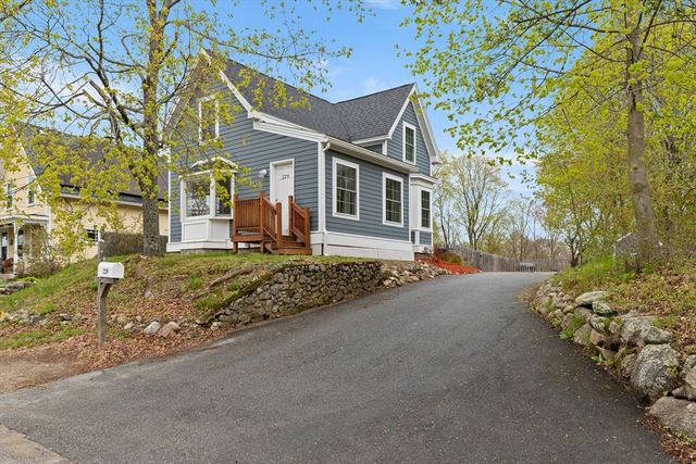 229 Highland St, Hamilton, MA 01982