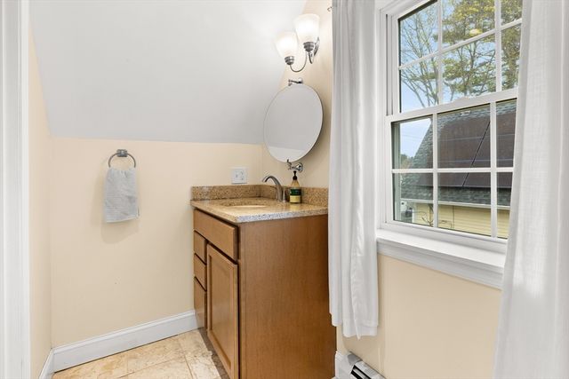229 Highland St, Hamilton, MA 01982