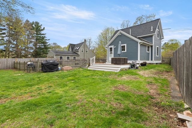 229 Highland St, Hamilton, MA 01982