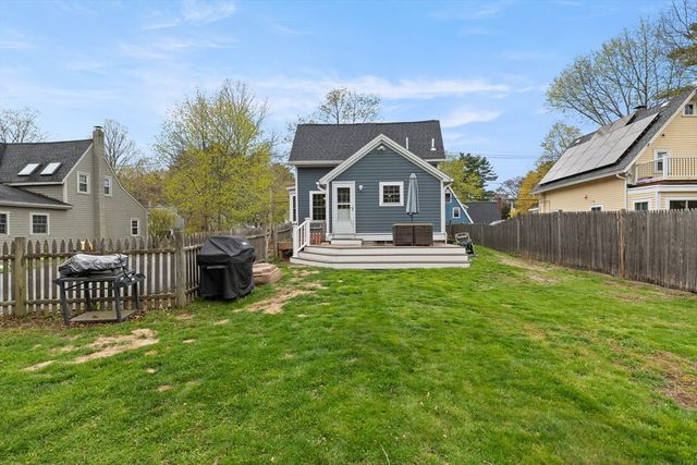 229 Highland St, Hamilton, MA 01982