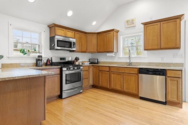 229 Highland St, Hamilton, MA 01982