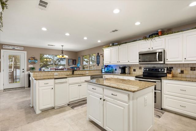 109 Casas Del Sur Street, Granbury, TX 76049