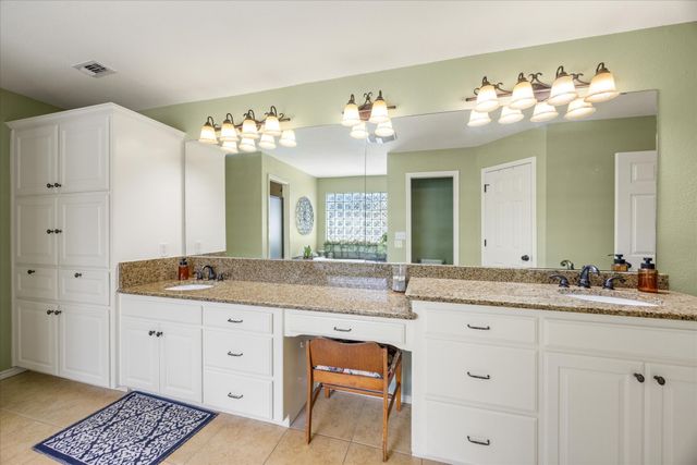 109 Casas Del Sur Street, Granbury, TX 76049