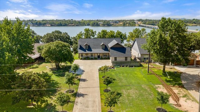 109 Casas Del Sur Street, Granbury, TX 76049