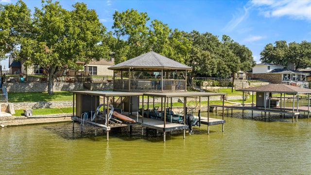 109 Casas Del Sur Street, Granbury, TX 76049