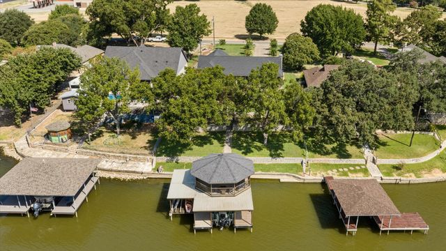 109 Casas Del Sur Street, Granbury, TX 76049