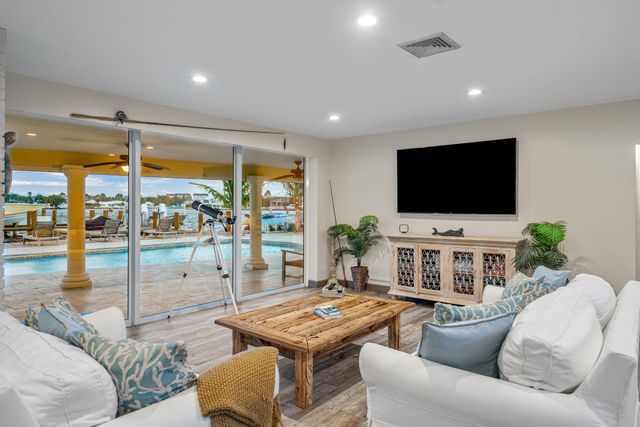 844 East Drive, Boynton Beach, FL 33435