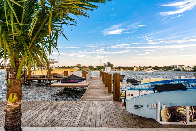 844 East Drive, Boynton Beach, FL 33435