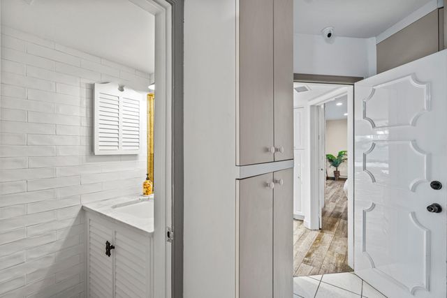 844 East Drive, Boynton Beach, FL 33435