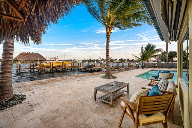 844 East Drive, Boynton Beach, FL 33435